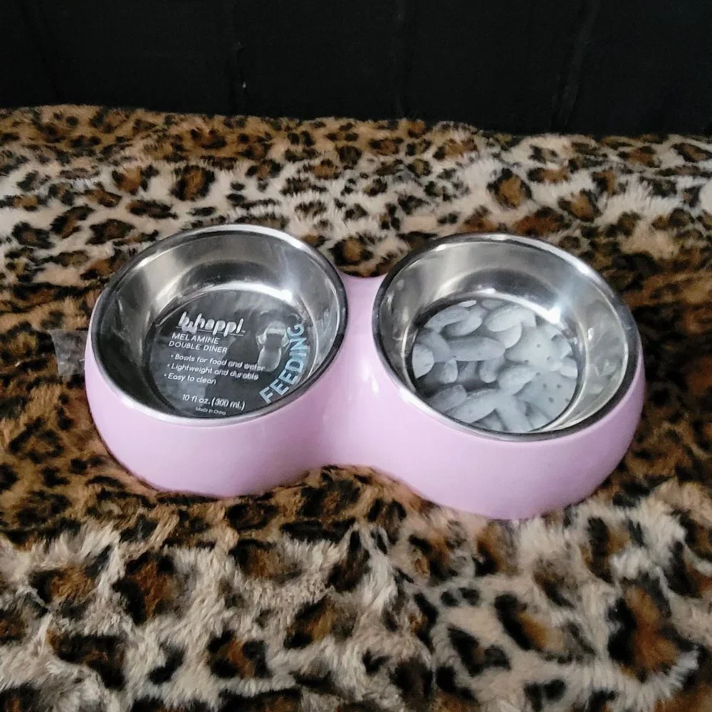 Pet Pink bowls small..Cat or Dog,,, Bran New!